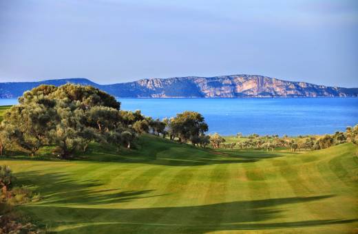 The Dunes et The Bay: les deux parcours de golf phares de la Costa Navarino! 