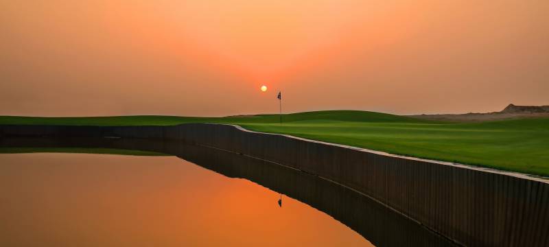 Notre coup de cœur du moment, le Al Zorah Golf Club situé aux Emirats