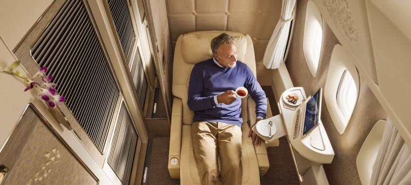 la nouvelle Première Classe et les nouvelles configurations et nouvelles technologies à bord des B777…Cela vaut vraiment le détour ! Découvrez la 