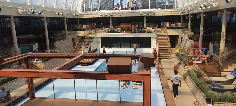 La croisière s'amuse à bord du Costa Smeralda