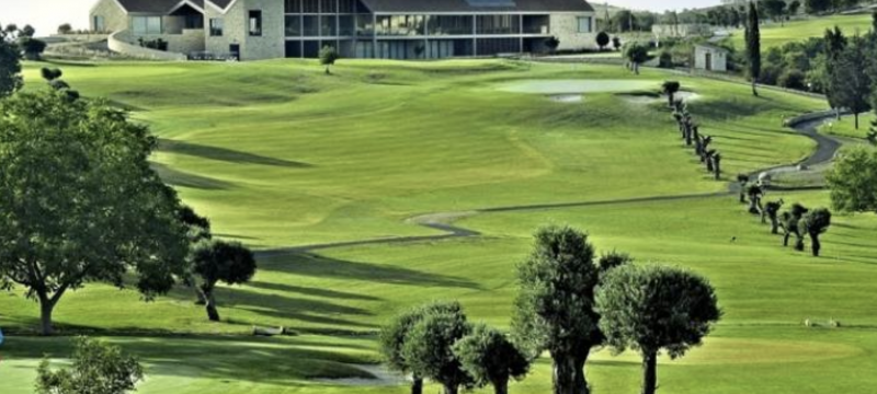 Où golfer et quoi visiter dans la région de Paphos à Chypre?
